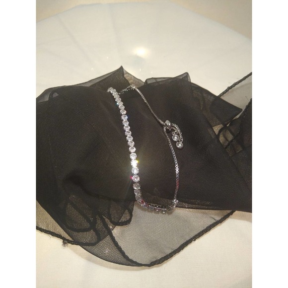 Swavorkski crystals tennis bracelet - Picture 5 of 9